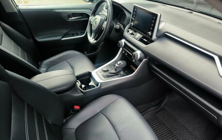Toyota RAV4, 2021 год, 3 250 000 рублей, 12 фотография