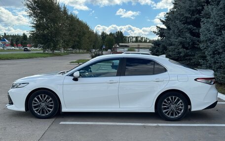 Toyota Camry, 2018 год, 2 650 000 рублей, 5 фотография