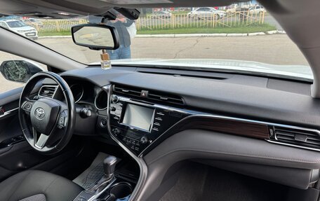 Toyota Camry, 2018 год, 2 650 000 рублей, 12 фотография
