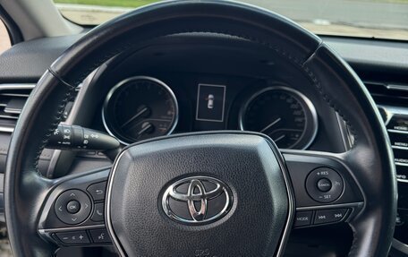 Toyota Camry, 2018 год, 2 650 000 рублей, 14 фотография
