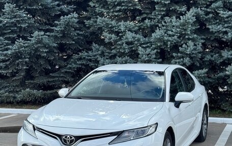 Toyota Camry, 2018 год, 2 650 000 рублей, 2 фотография
