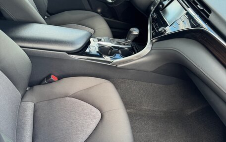 Toyota Camry, 2018 год, 2 650 000 рублей, 17 фотография