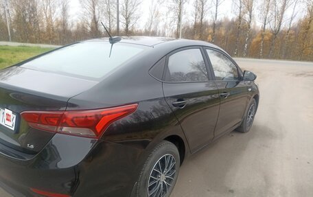 Hyundai Solaris II рестайлинг, 2018 год, 1 250 000 рублей, 4 фотография