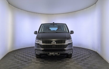 Volkswagen Multivan T6 рестайлинг, 2021 год, 5 850 000 рублей, 2 фотография