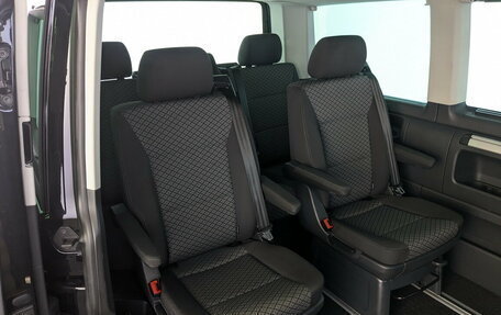 Volkswagen Multivan T6 рестайлинг, 2021 год, 5 850 000 рублей, 12 фотография