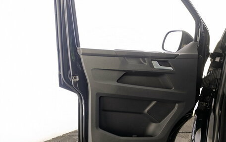 Volkswagen Multivan T6 рестайлинг, 2021 год, 5 850 000 рублей, 19 фотография