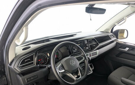 Volkswagen Multivan T6 рестайлинг, 2021 год, 5 850 000 рублей, 16 фотография