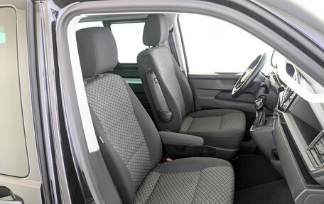 Volkswagen Multivan T6 рестайлинг, 2021 год, 5 850 000 рублей, 23 фотография