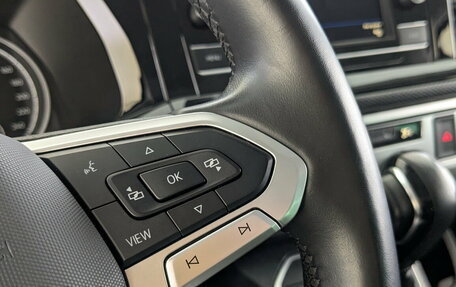 Volkswagen Multivan T6 рестайлинг, 2021 год, 5 850 000 рублей, 27 фотография