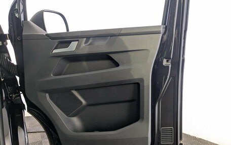 Volkswagen Multivan T6 рестайлинг, 2021 год, 5 850 000 рублей, 24 фотография