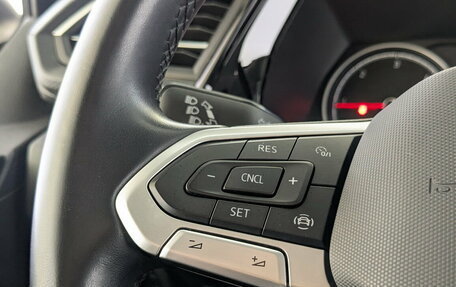 Volkswagen Multivan T6 рестайлинг, 2021 год, 5 850 000 рублей, 30 фотография