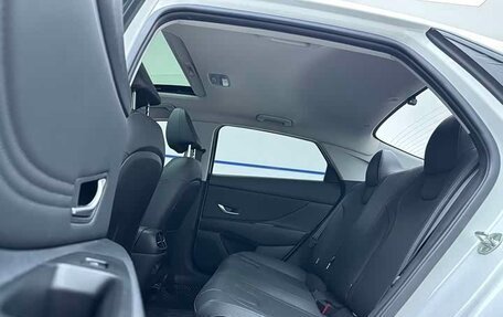 Hyundai Elantra, 2023 год, 1 560 000 рублей, 16 фотография