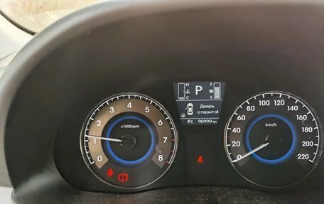 Hyundai Solaris II рестайлинг, 2016 год, 1 400 000 рублей, 3 фотография