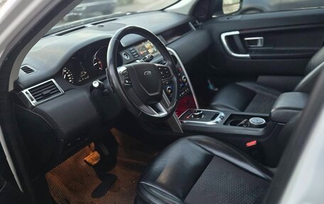 Land Rover Discovery Sport I рестайлинг, 2019 год, 3 000 000 рублей, 6 фотография