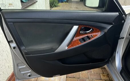 Toyota Camry, 2010 год, 1 150 000 рублей, 10 фотография