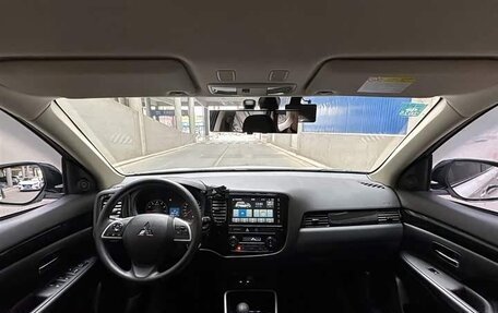 Mitsubishi Outlander III рестайлинг 3, 2022 год, 1 720 000 рублей, 8 фотография