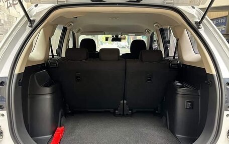 Mitsubishi Outlander III рестайлинг 3, 2022 год, 1 720 000 рублей, 11 фотография
