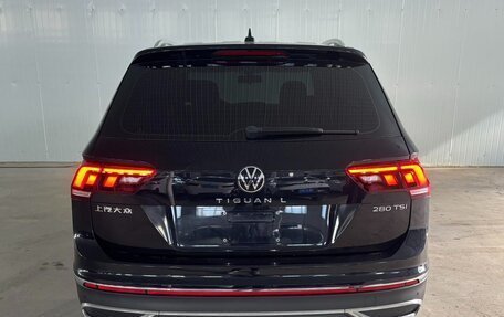 Volkswagen Tiguan II, 2023 год, 2 700 000 рублей, 5 фотография