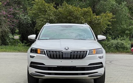 Skoda Karoq I, 2023 год, 1 680 000 рублей, 2 фотография