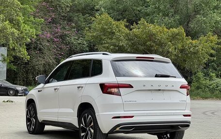 Skoda Karoq I, 2023 год, 1 680 000 рублей, 7 фотография
