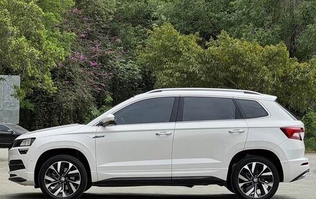 Skoda Karoq I, 2023 год, 1 680 000 рублей, 4 фотография