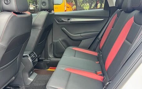 Skoda Karoq I, 2023 год, 1 680 000 рублей, 10 фотография
