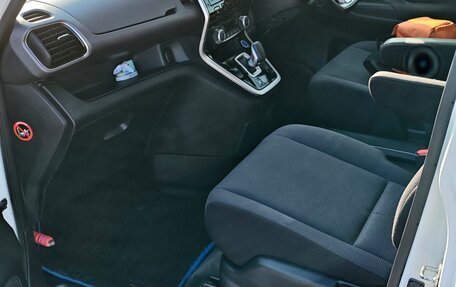 Nissan Serena IV, 2018 год, 1 950 000 рублей, 11 фотография