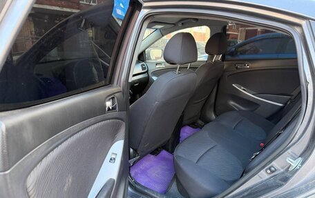 Hyundai Solaris II рестайлинг, 2012 год, 350 000 рублей, 3 фотография
