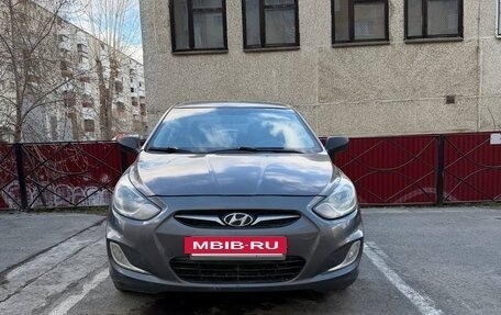 Hyundai Solaris II рестайлинг, 2012 год, 350 000 рублей, 6 фотография
