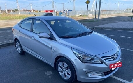 Hyundai Solaris II рестайлинг, 2015 год, 860 000 рублей, 2 фотография