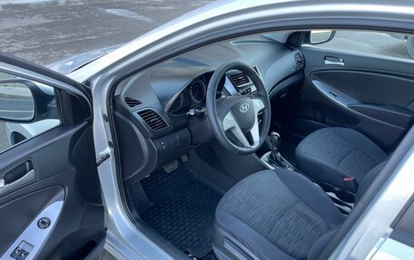 Hyundai Solaris II рестайлинг, 2015 год, 860 000 рублей, 10 фотография