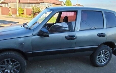 Chevrolet Niva I рестайлинг, 2004 год, 345 000 рублей, 2 фотография