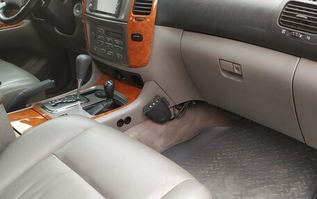 Toyota Land Cruiser 100 рестайлинг 2, 2006 год, 3 500 000 рублей, 12 фотография