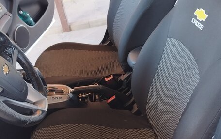 Chevrolet Cruze II, 2011 год, 710 000 рублей, 10 фотография