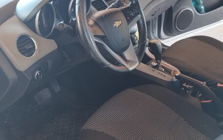 Chevrolet Cruze II, 2011 год, 710 000 рублей, 8 фотография