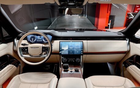 Land Rover Range Rover IV рестайлинг, 2022 год, 18 700 000 рублей, 2 фотография