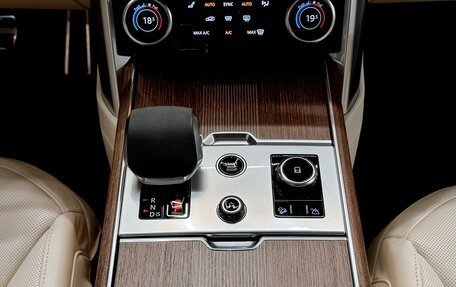 Land Rover Range Rover IV рестайлинг, 2022 год, 18 700 000 рублей, 13 фотография