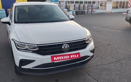 Volkswagen Tiguan II, 2021 год, 2 800 000 рублей, 3 фотография