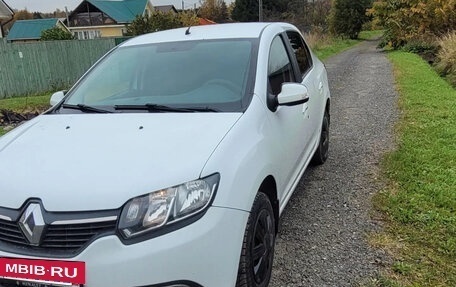 Renault Logan II, 2018 год, 700 000 рублей, 3 фотография