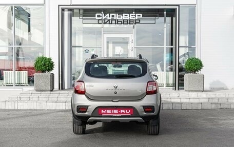 Renault Sandero II рестайлинг, 2015 год, 800 000 рублей, 4 фотография