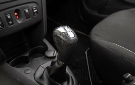 Renault Sandero II рестайлинг, 2015 год, 800 000 рублей, 24 фотография