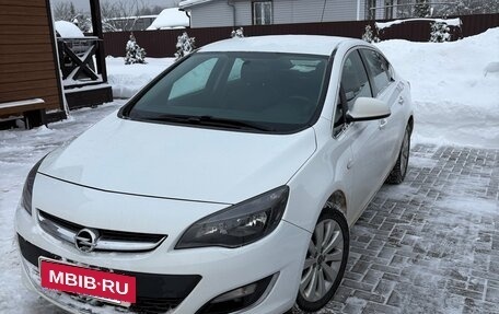 Opel Astra J, 2014 год, 800 000 рублей, 6 фотография