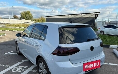 Volkswagen Golf VII рестайлинг, 2018 год, 1 900 000 рублей, 4 фотография