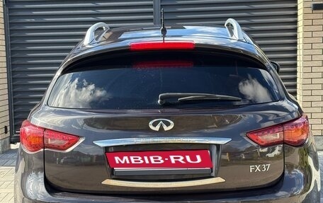 Infiniti FX II, 2013 год, 1 550 000 рублей, 2 фотография