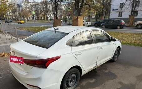 Hyundai Solaris II рестайлинг, 2019 год, 850 000 рублей, 3 фотография