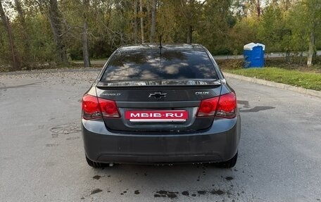 Chevrolet Cruze II, 2010 год, 720 000 рублей, 3 фотография