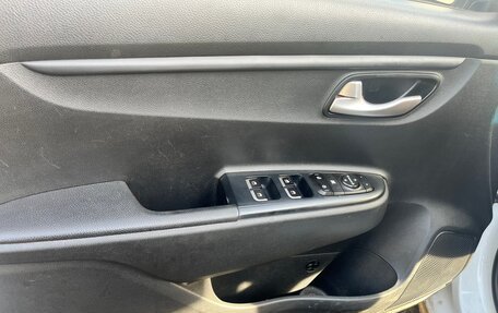 KIA Rio IV, 2019 год, 995 000 рублей, 11 фотография