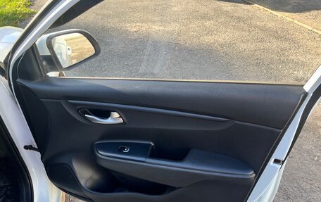 KIA Rio IV, 2019 год, 995 000 рублей, 13 фотография