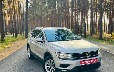 Volkswagen Tiguan II, 2019 год, 1 930 000 рублей, 2 фотография