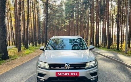 Volkswagen Tiguan II, 2019 год, 1 930 000 рублей, 3 фотография